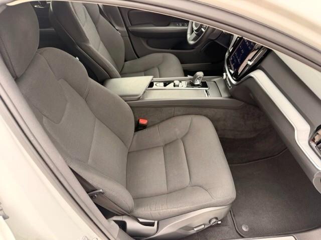 Volvo V60 2.0 b4 D 197 Cv Momentum Business Pro auto
