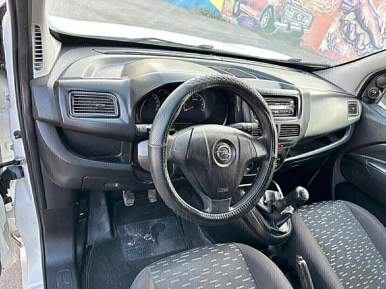 OPEL COMBO ANNO 2017 PRONTO ALL'USO! SUPER PREZZO!