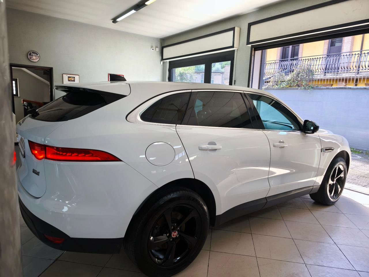 Jaguar F-Pace 2.0 D 180 CV AWD aut. Prestige