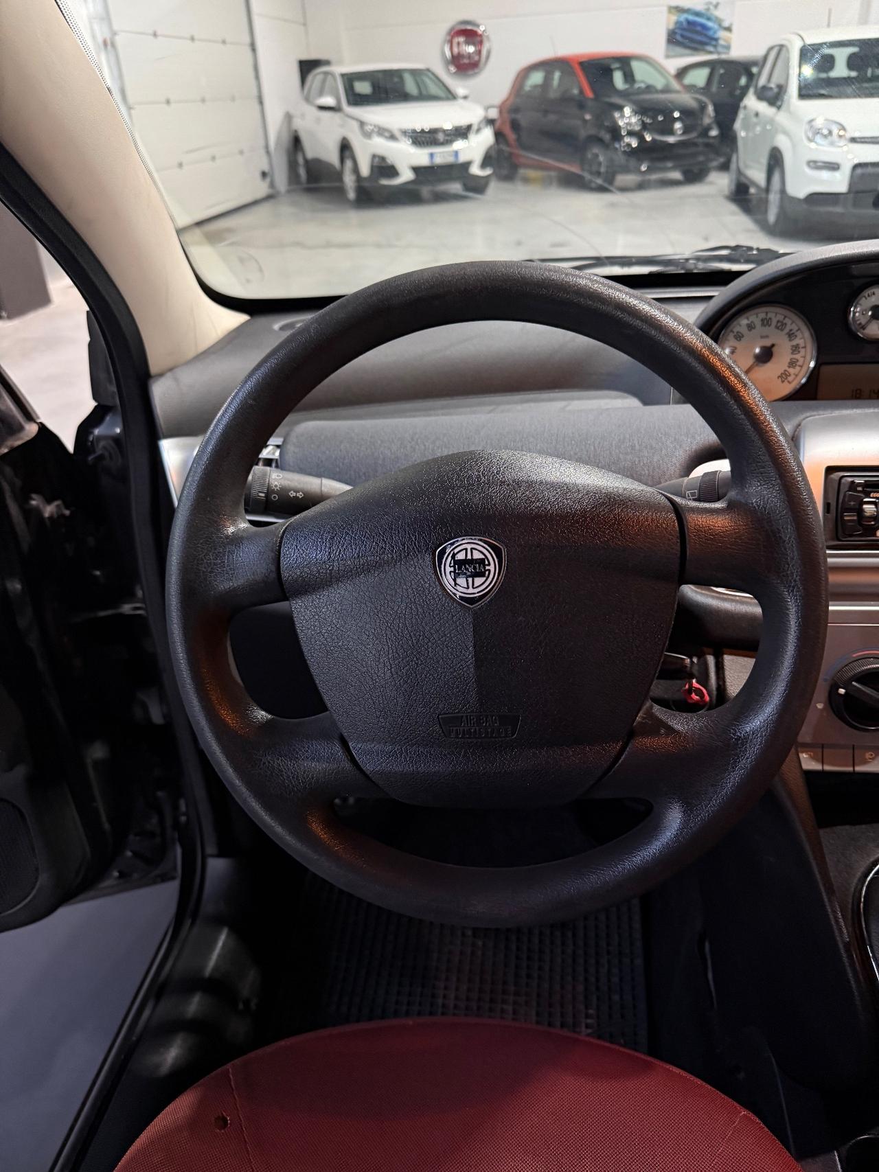 Lancia Ypsilon 1.2 Argento