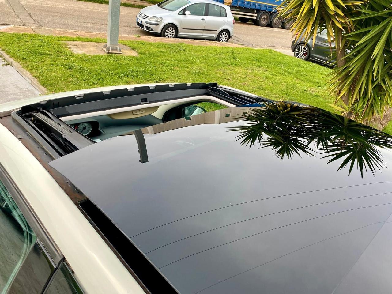 Lancia Ypsilon 1.3 MJT 75 cv. Unyca