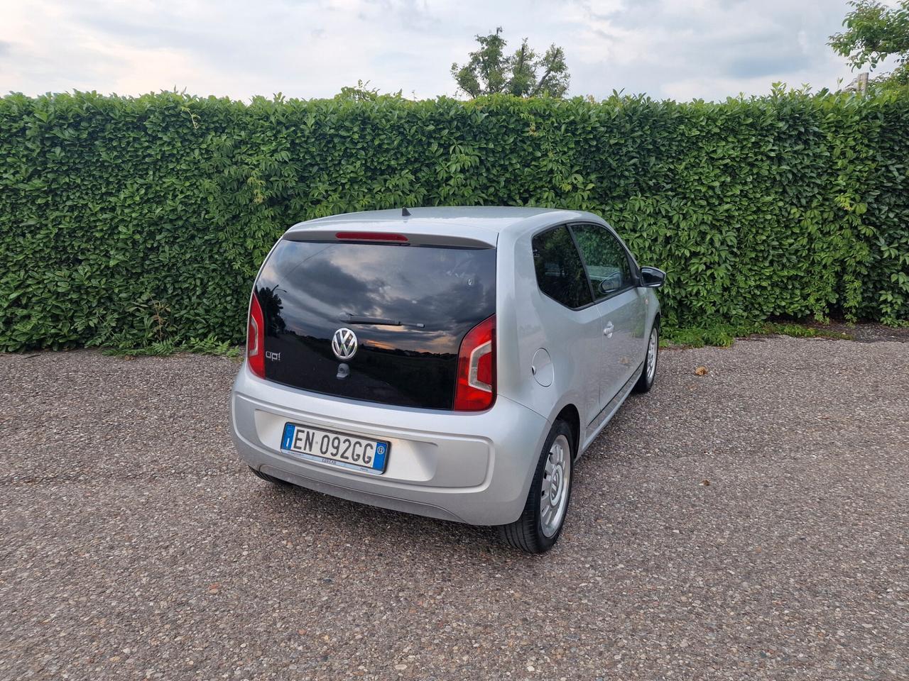 Volkswagen up 1.0 75cv 51000km