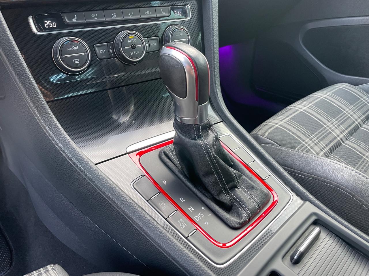 Volkswagen Golf GTD 2.0 TDI DSG 5p. BlueMotion Technology