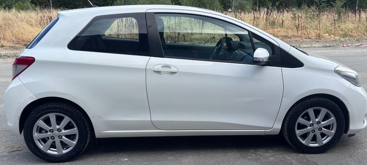 Toyota Yaris 1.0 3 porte Lounge