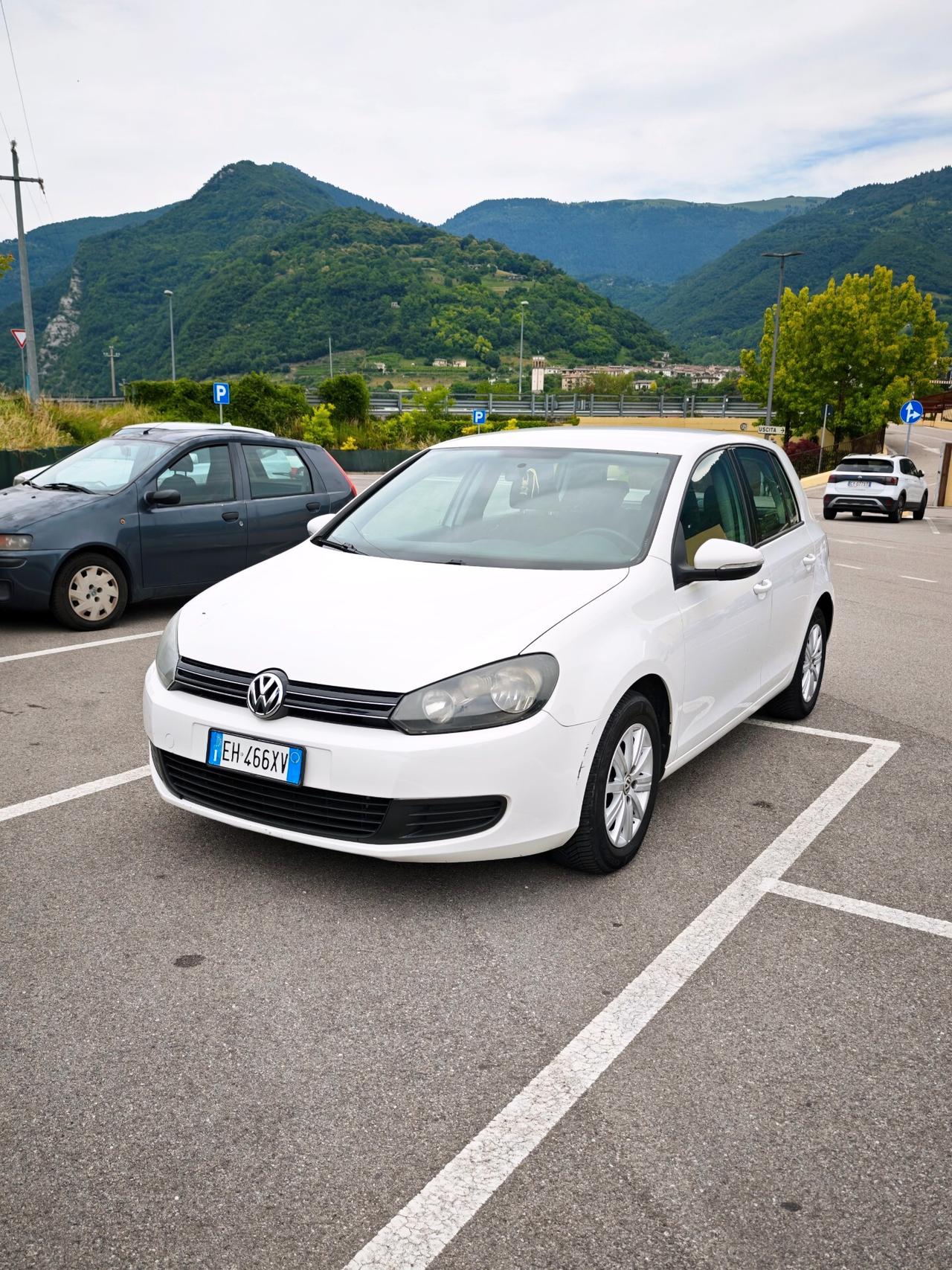 Volkswagen Golf 1.6 TDI DPF 5p. Highline