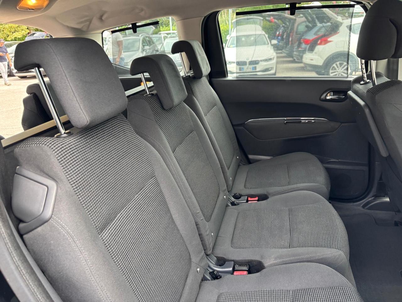 Peugeot 5008 1.6 Diesel 7 Posti Neopatentati