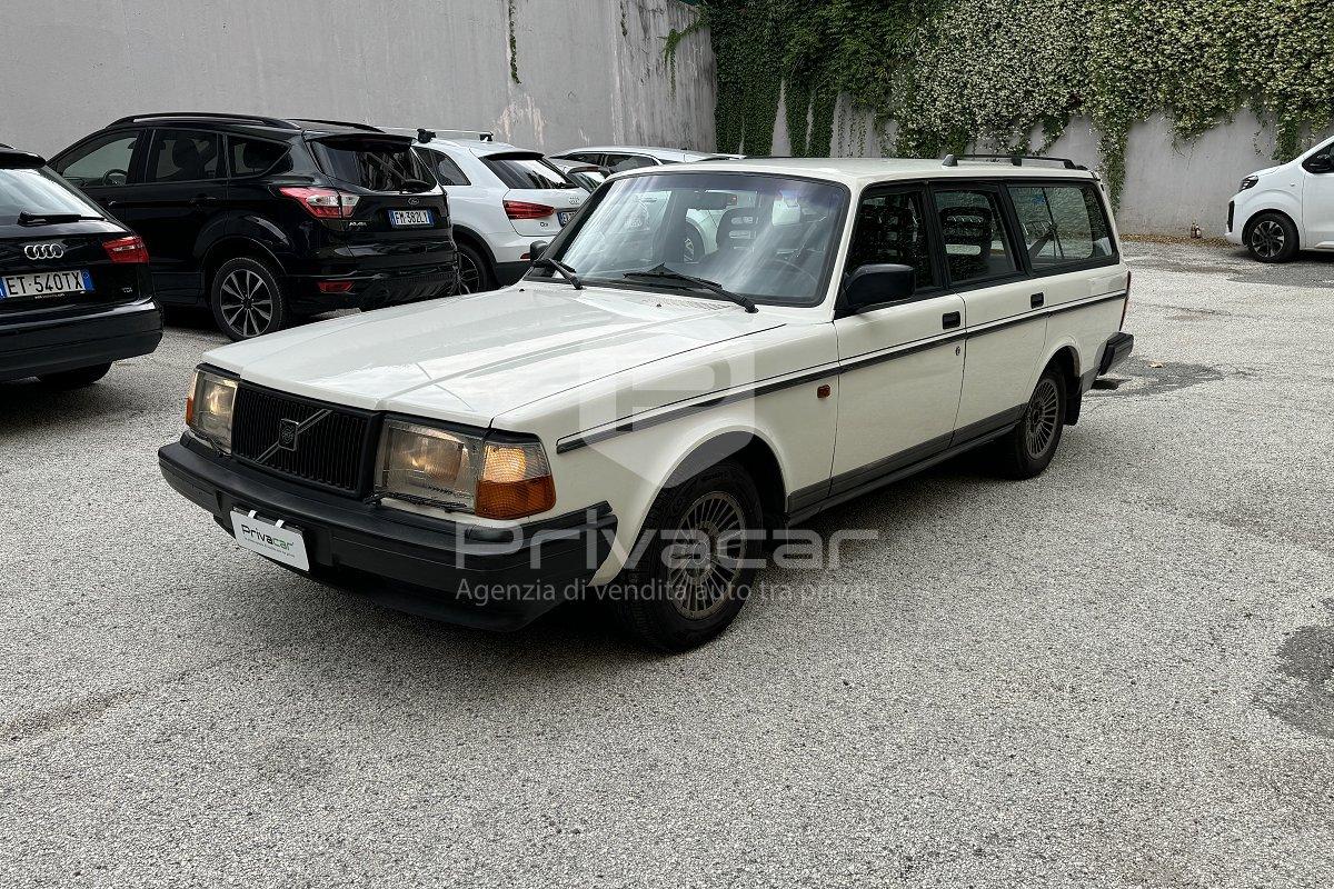 VOLVO 240 2.0 cat Station Wagon Polar