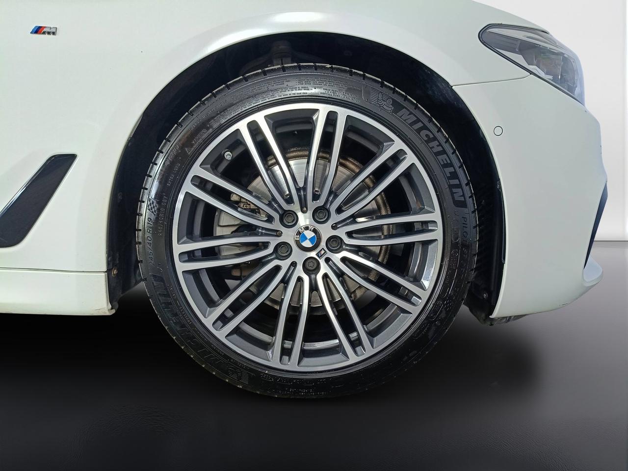 BMW Serie 5 G31 2017 Touring - 520d Touring xdrive Msport auto
