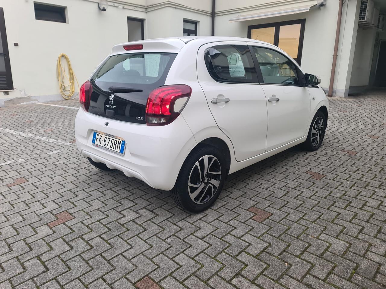 Peugeot 108 VTi 68 5 porte Allure - km certif.