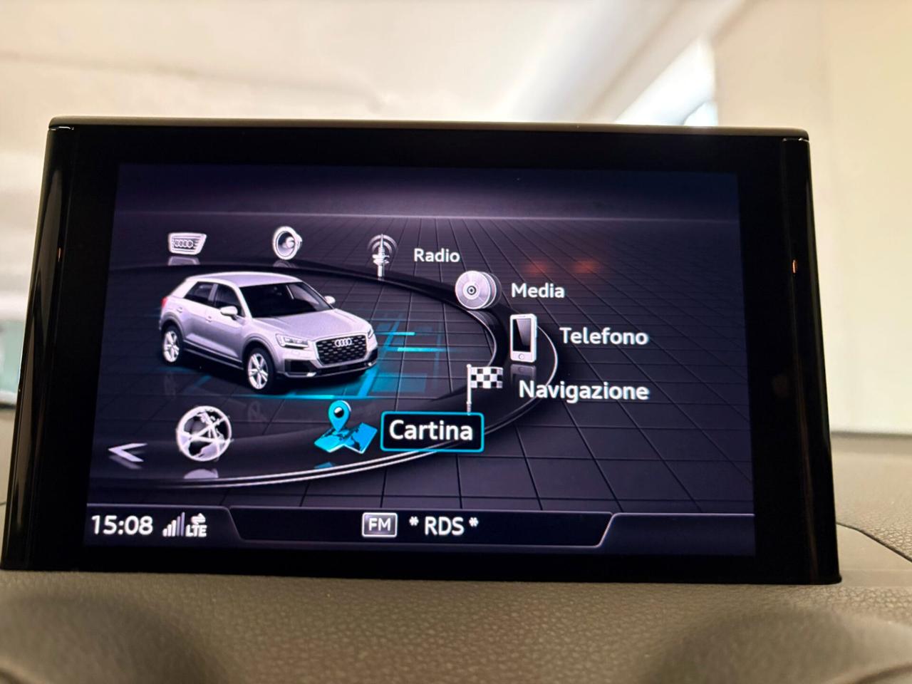 Audi Q2 1600cc TDI 116cv IDENTITY BLACK