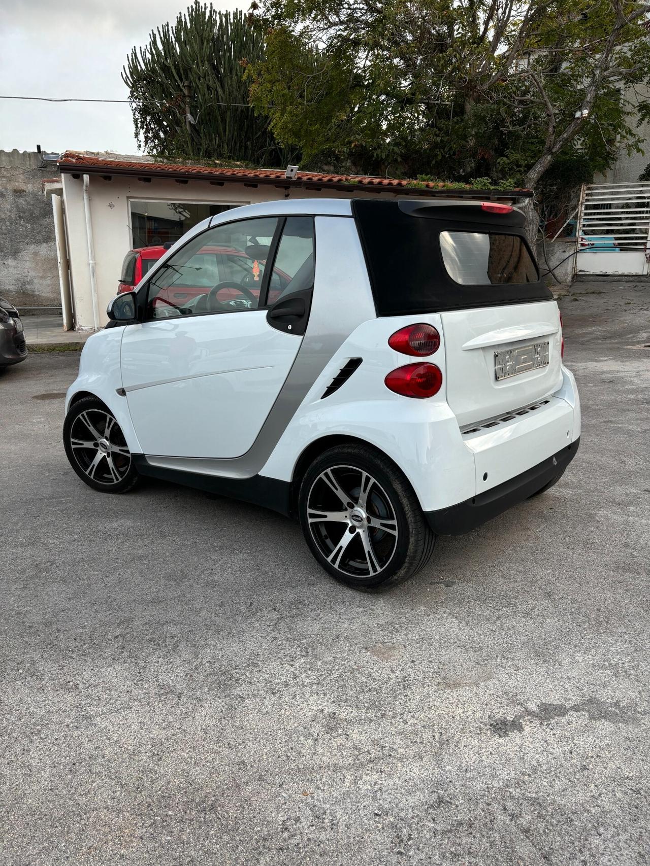 Smart ForTwo 1000 52 kW cabrio pure anno 2007 km 110.000