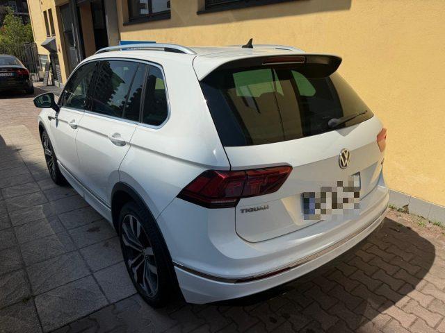 VOLKSWAGEN Tiguan 2.0 TDI SCR DSG R-LINE Exiterior 4 MOTION