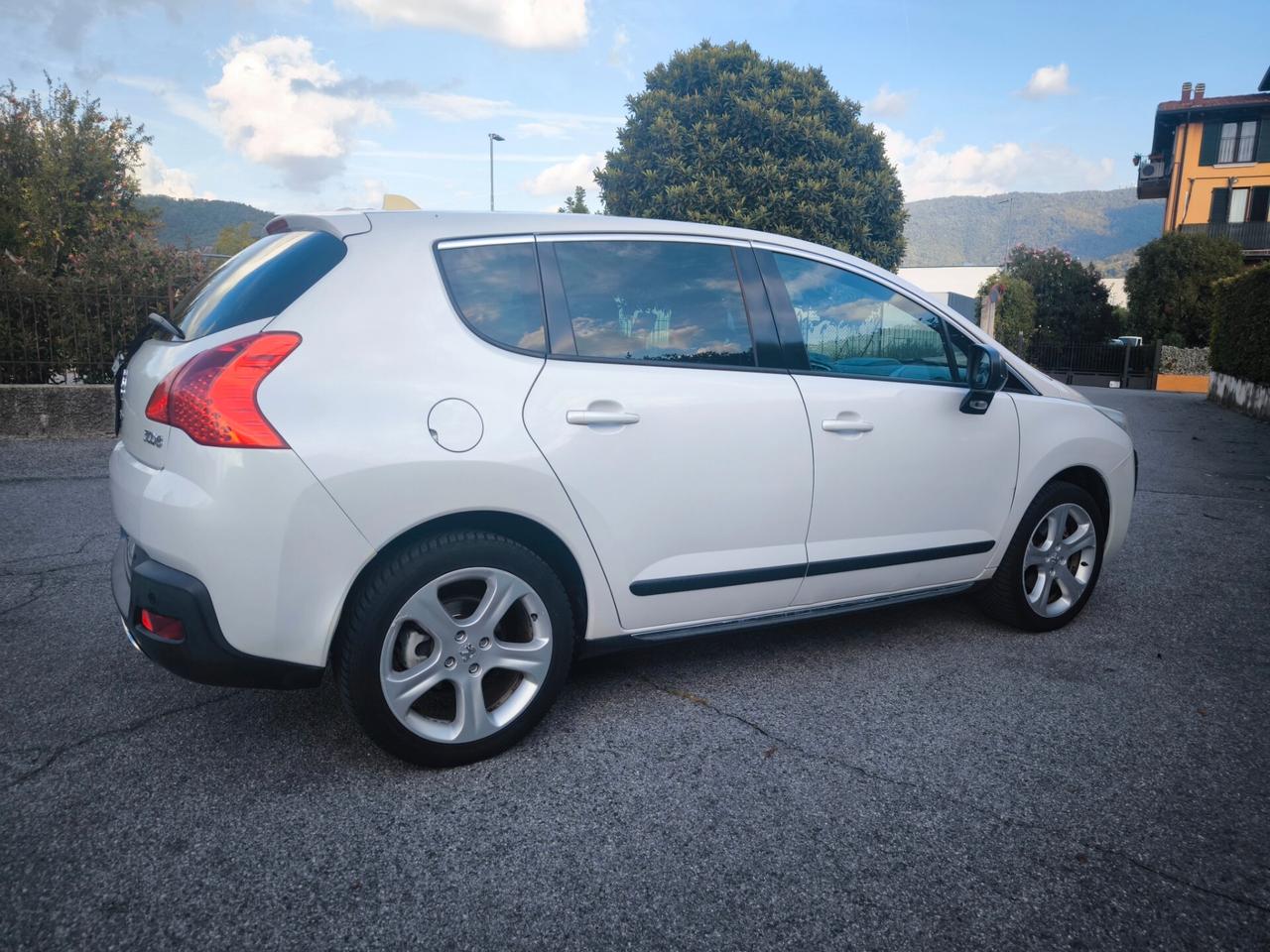 PEUGEOT 3008 HDI- ALLURE -CAMBIO AUTOMATICO