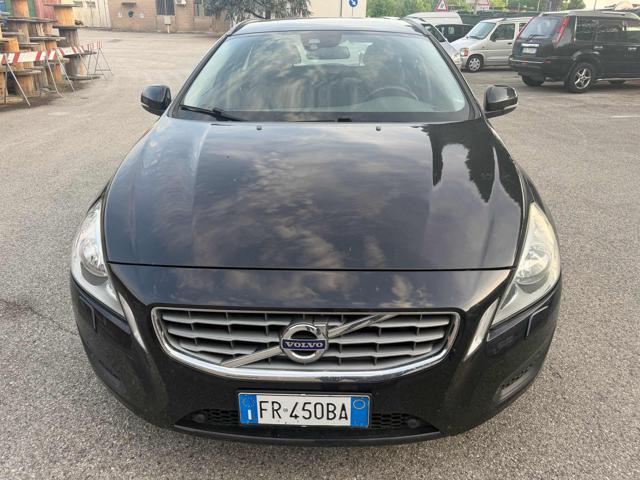 VOLVO V60 D2 1.6 Summum senza nessun lavoro da fare
