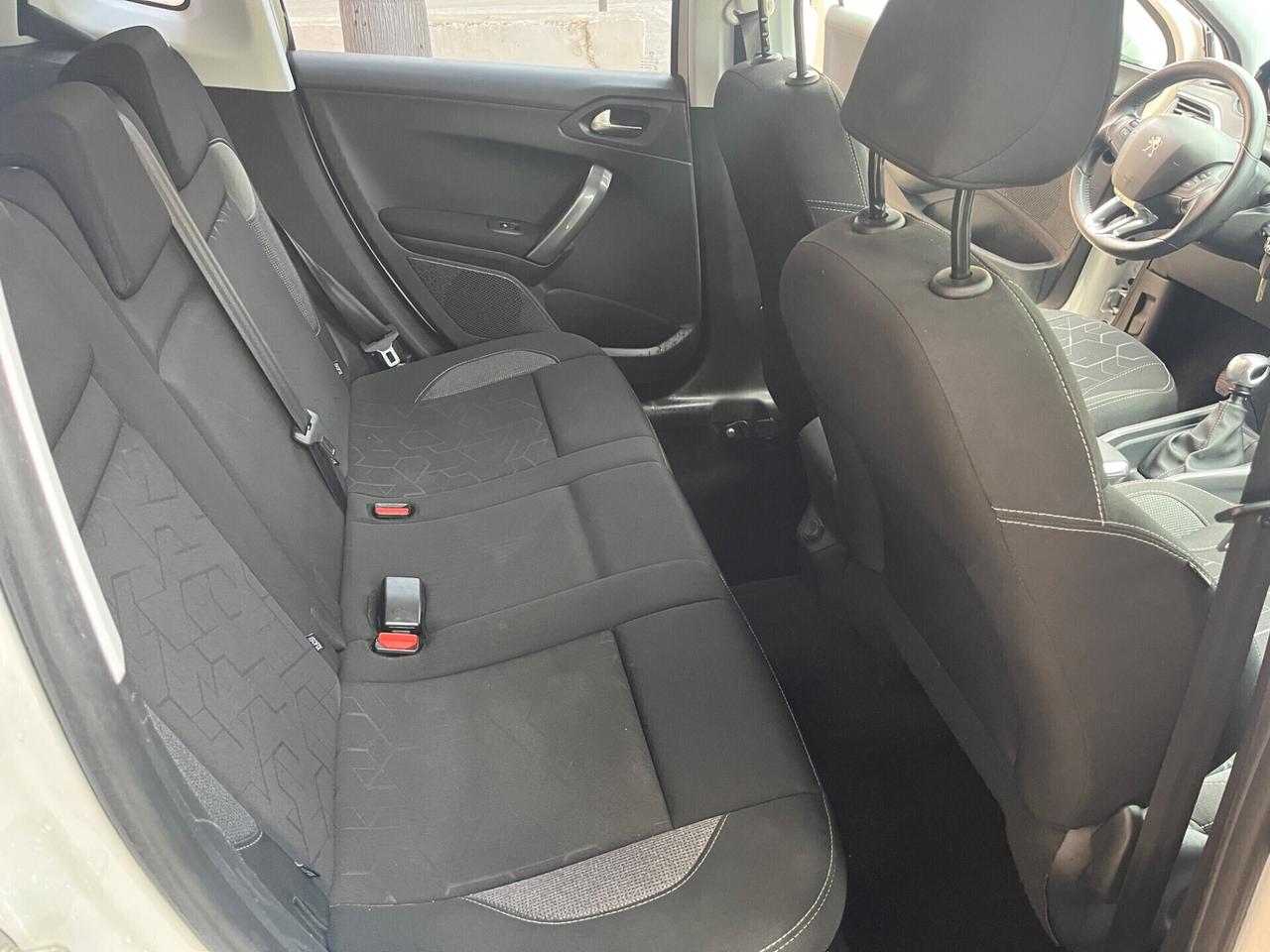 Peugeot 2008 BlueHDi 100 Active