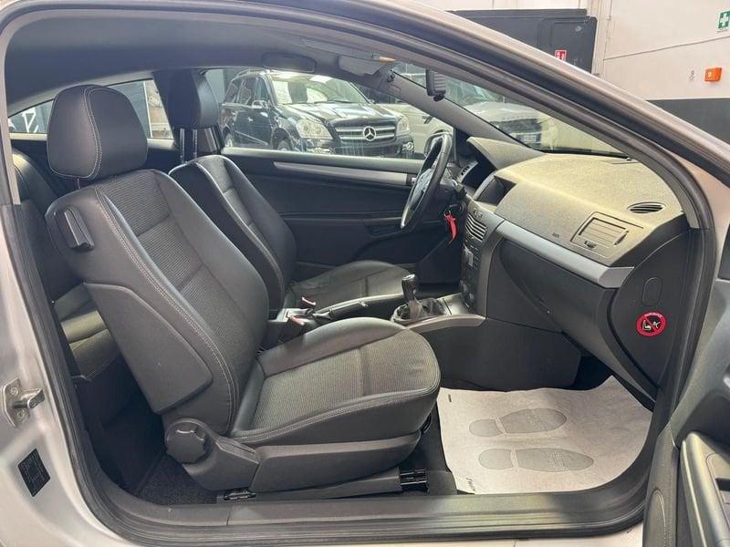 Opel Astra Astra GTC 1.9 cdti Cosmo 6m