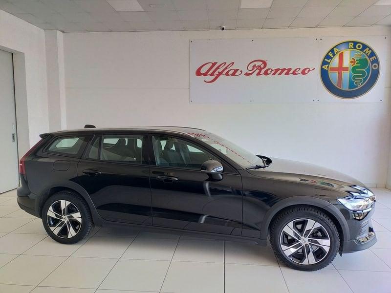 Volvo V60 Cross Country B4 (d) AWD Geartronic Business Pro