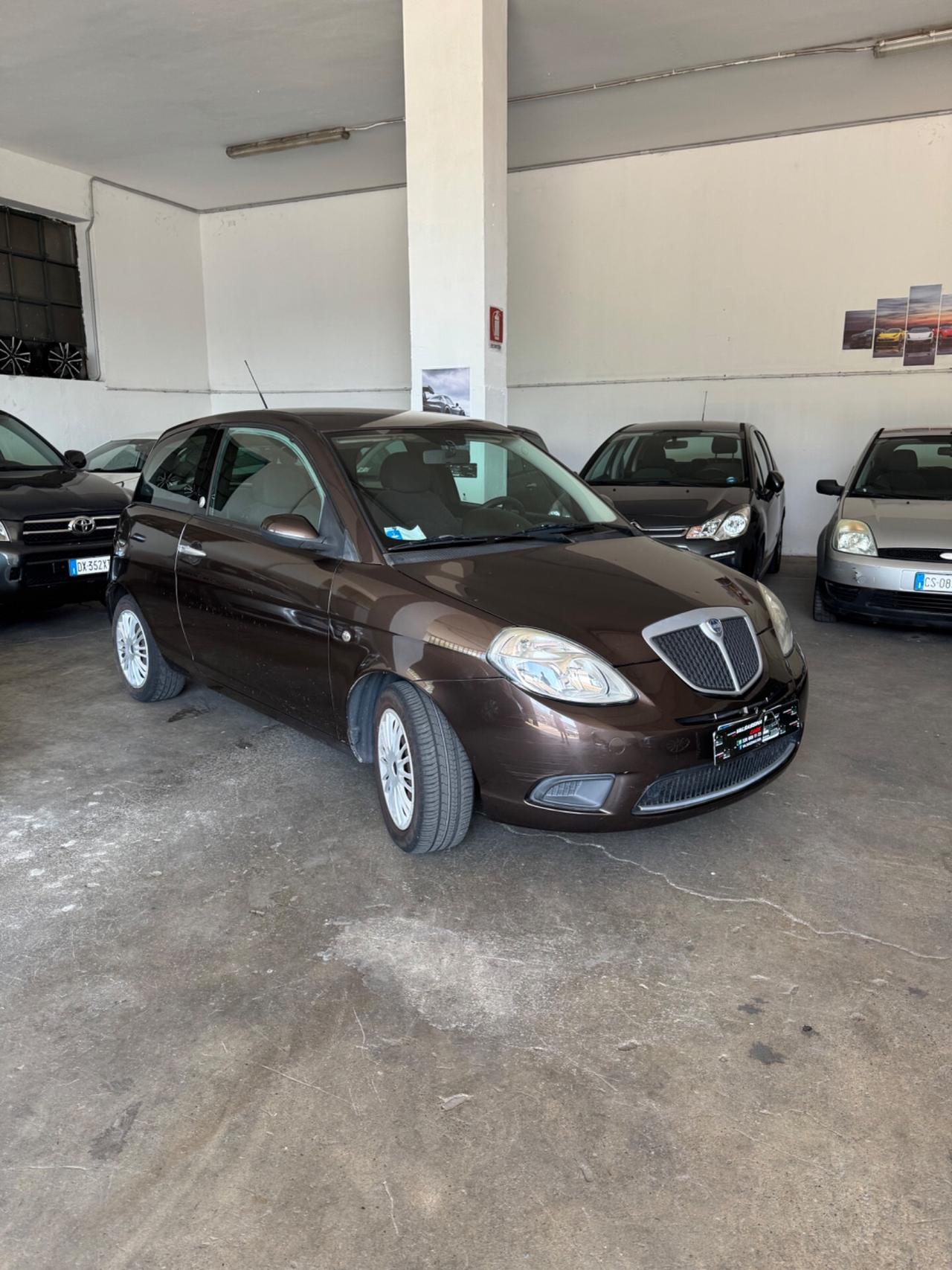 Lancia Ypsilon 1.4 Platino Ecochic GPL
