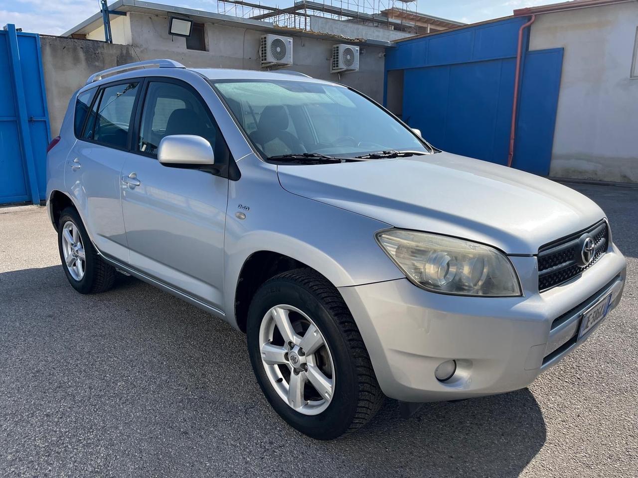 Toyota RAV 4 -2.2 D-4D-4x4- full-2006