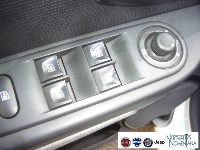 RENAULT Clio dCi 8V 90 CV Start&Stop 5 porte Energy Duel