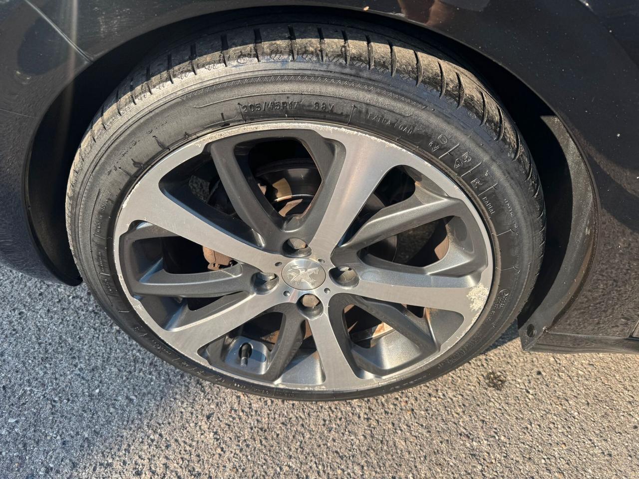 Peugeot 208 1.6 e-HDi 92 CV Stop&Start 5 porte Allure *NEOPATENTATI*