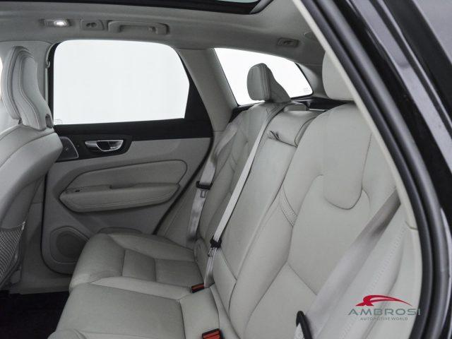 VOLVO XC60 B5 AWD automatico Ultimate Bright