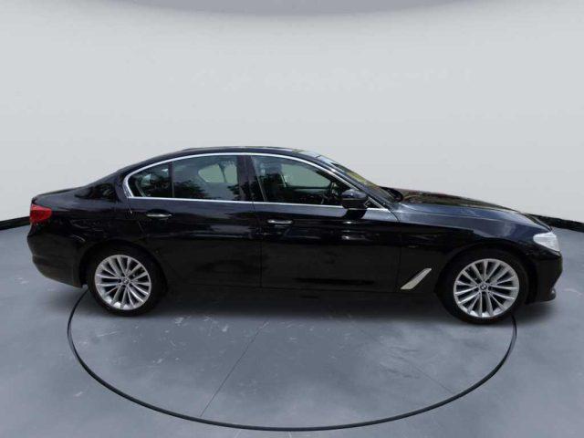 BMW 520 Serie 5(G30/31/F90) - d Luxury
