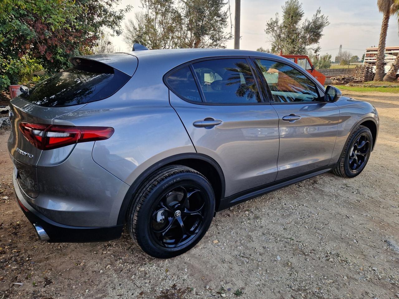 Alfa Romeo Stelvio 2.2 190 CV AT8 Q4 Business