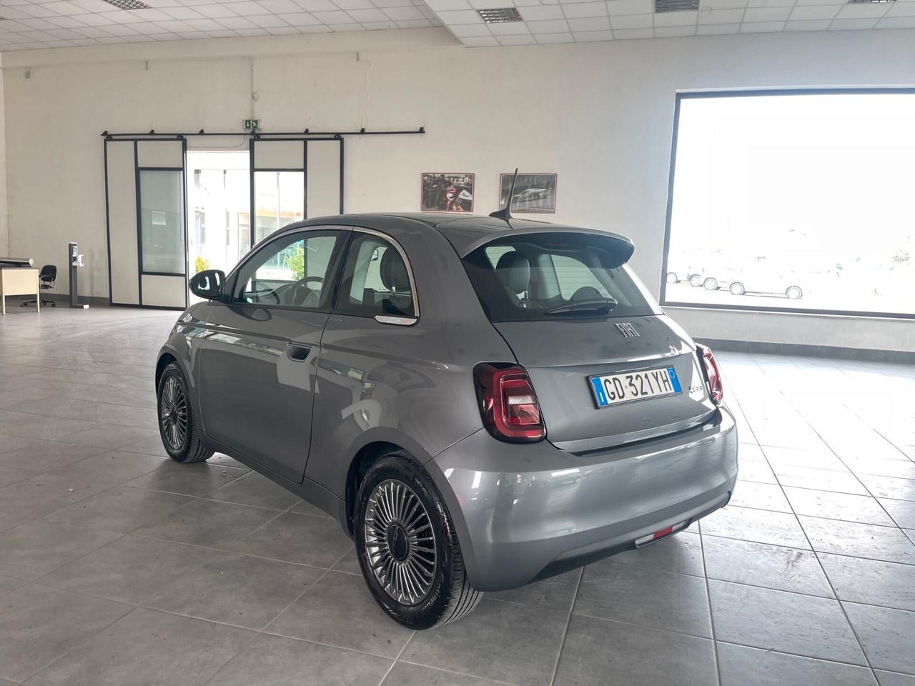 Fiat 500e Opening Edition 42 kWh Autonomia (270 km)