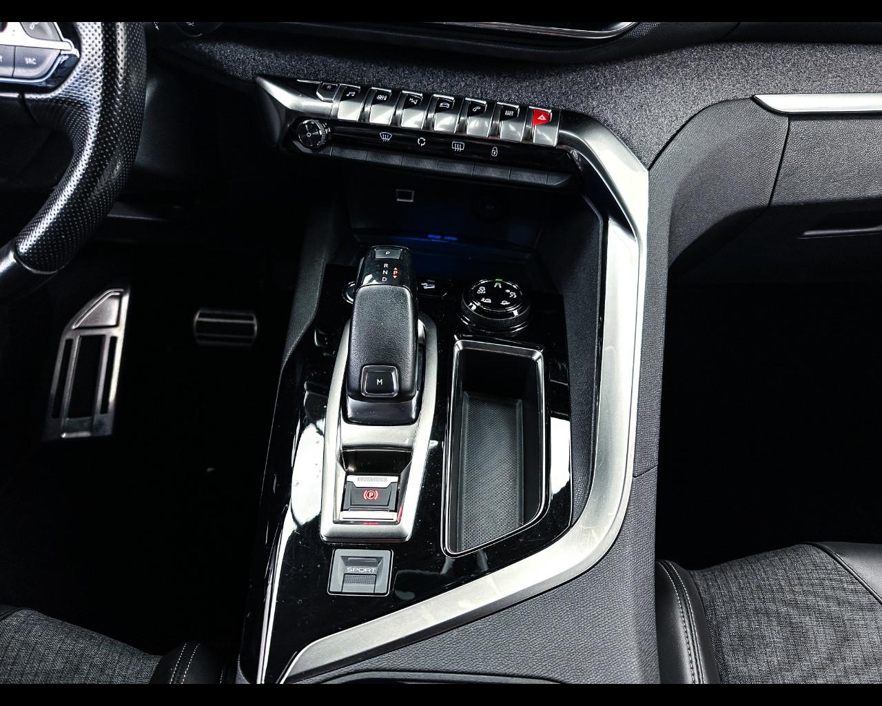 PEUGEOT 3008 2ª serie - 3008 BlueHDi 130 S&S EAT8 Allure