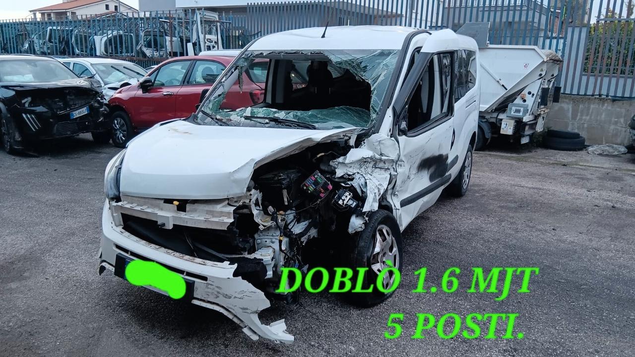 Fiat Doblo 5 posti N1 incidentata sinistrata mondialcars