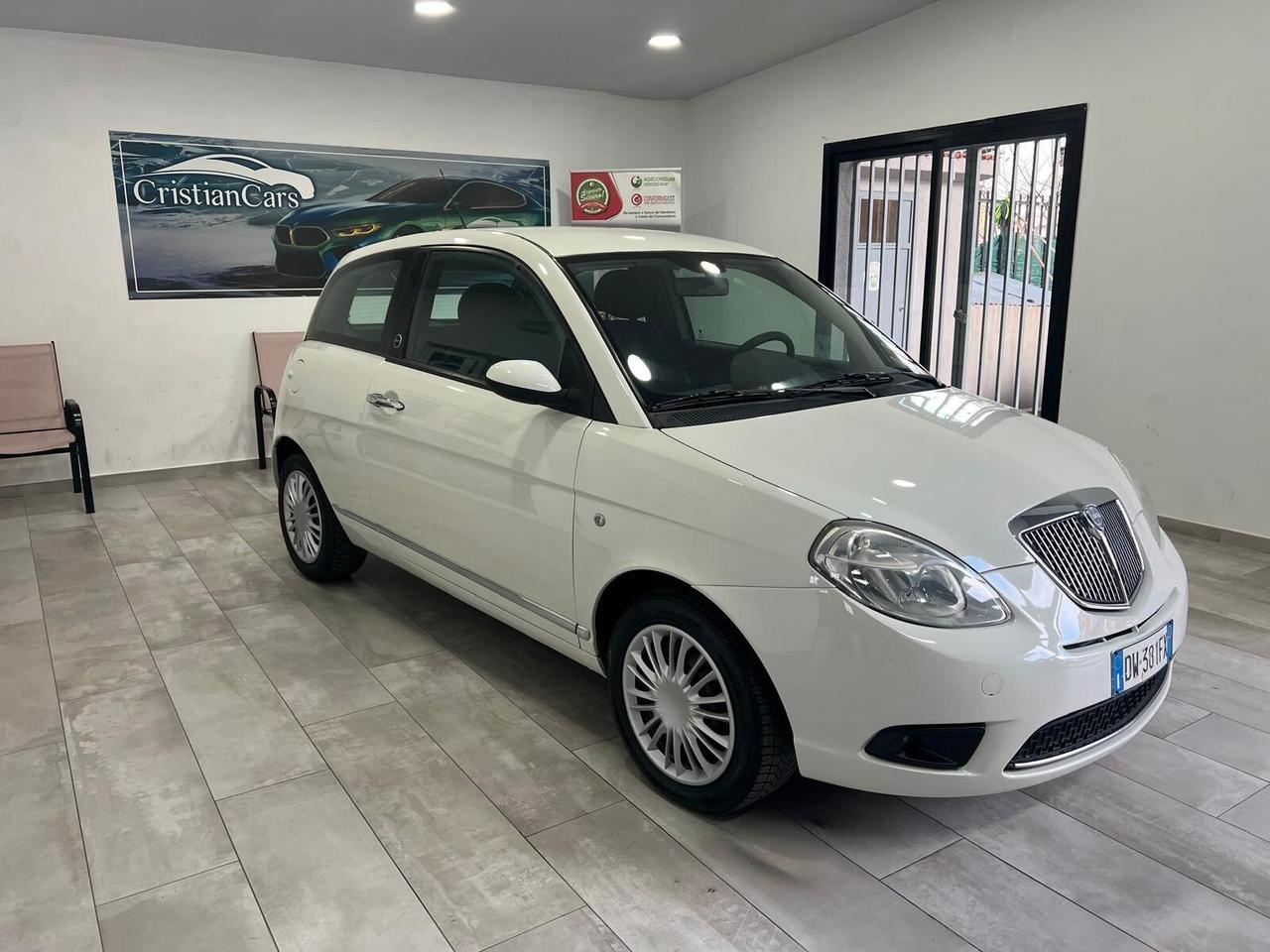 Lancia Ypsilon 1.4 Argento Ecochic GPL