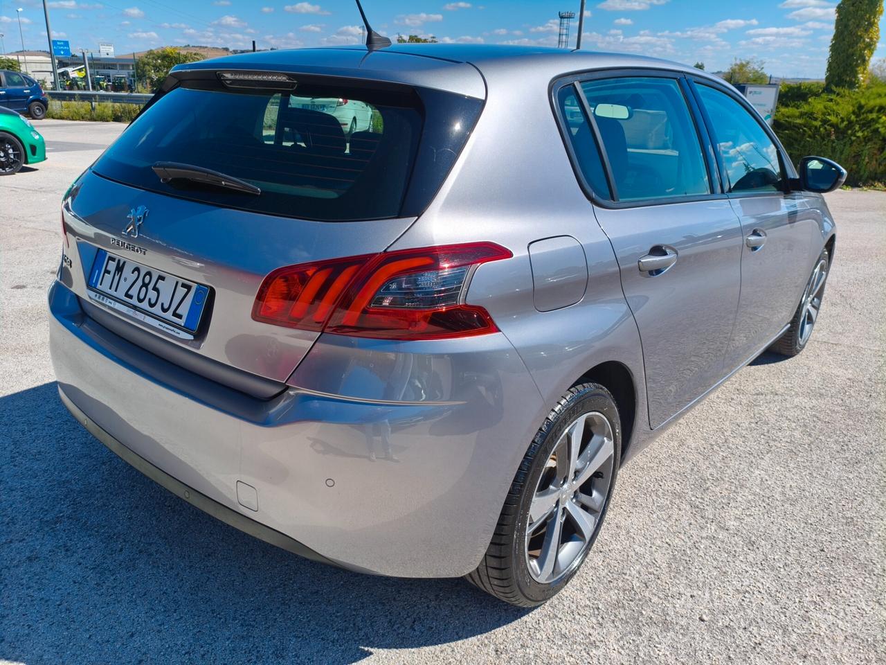 Peugeot 308 BlueHDi 100 S&S Active