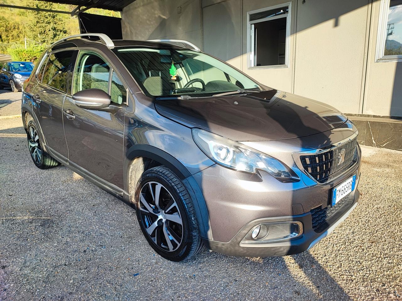 Peugeot 2008 BlueHDi 100 Black Matt