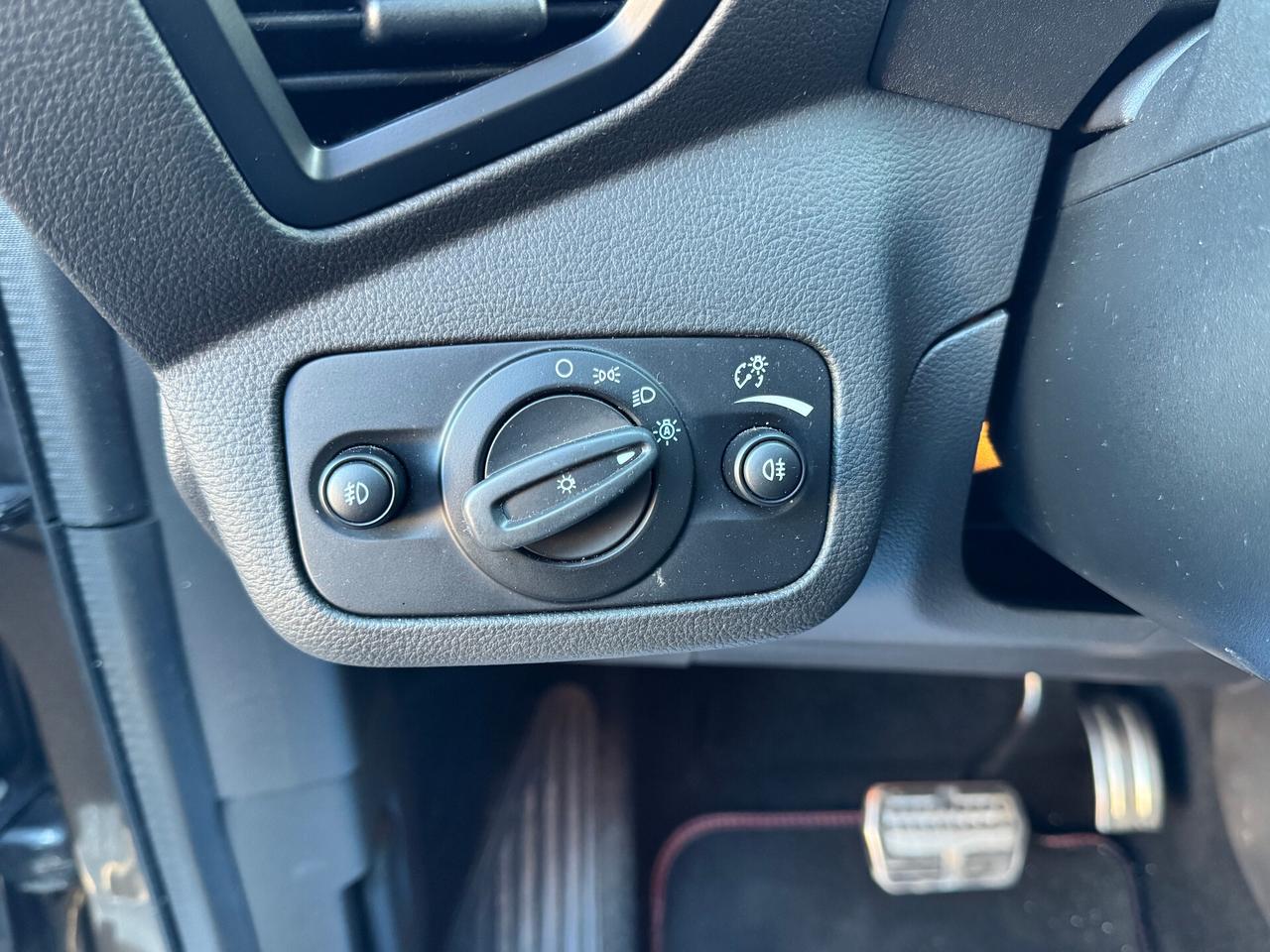 Ford Kuga 1.5 TDCI 120CV S&S 2WD Powershift ST-Line Business