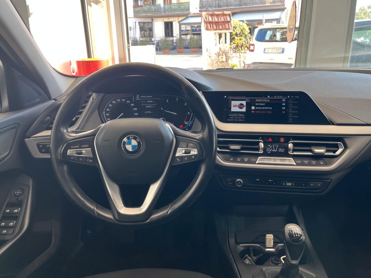 Bmw 116 116d 5p. Business Advantage