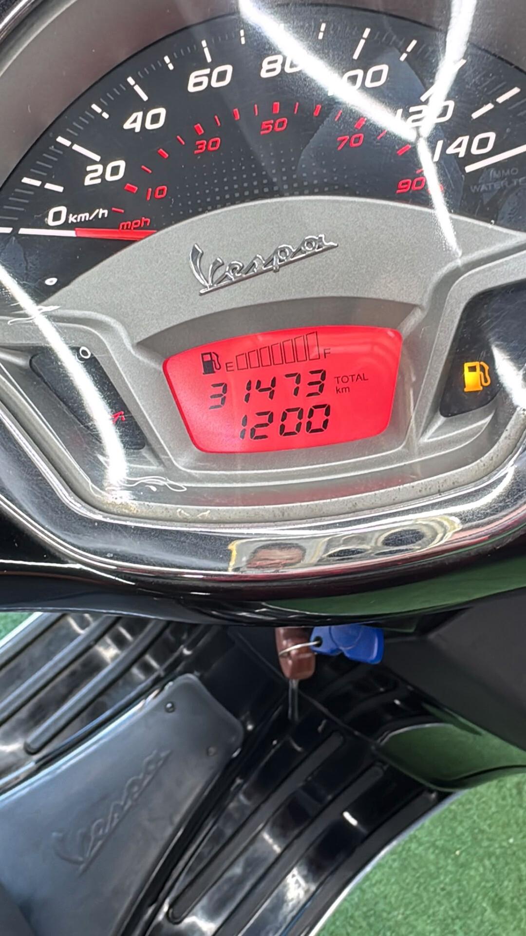 Piaggio Vespa 300 GTS