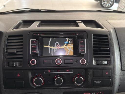 Volkswagen T5 Kombi 140 CV 6 Posti - GANCIO TRAINO
