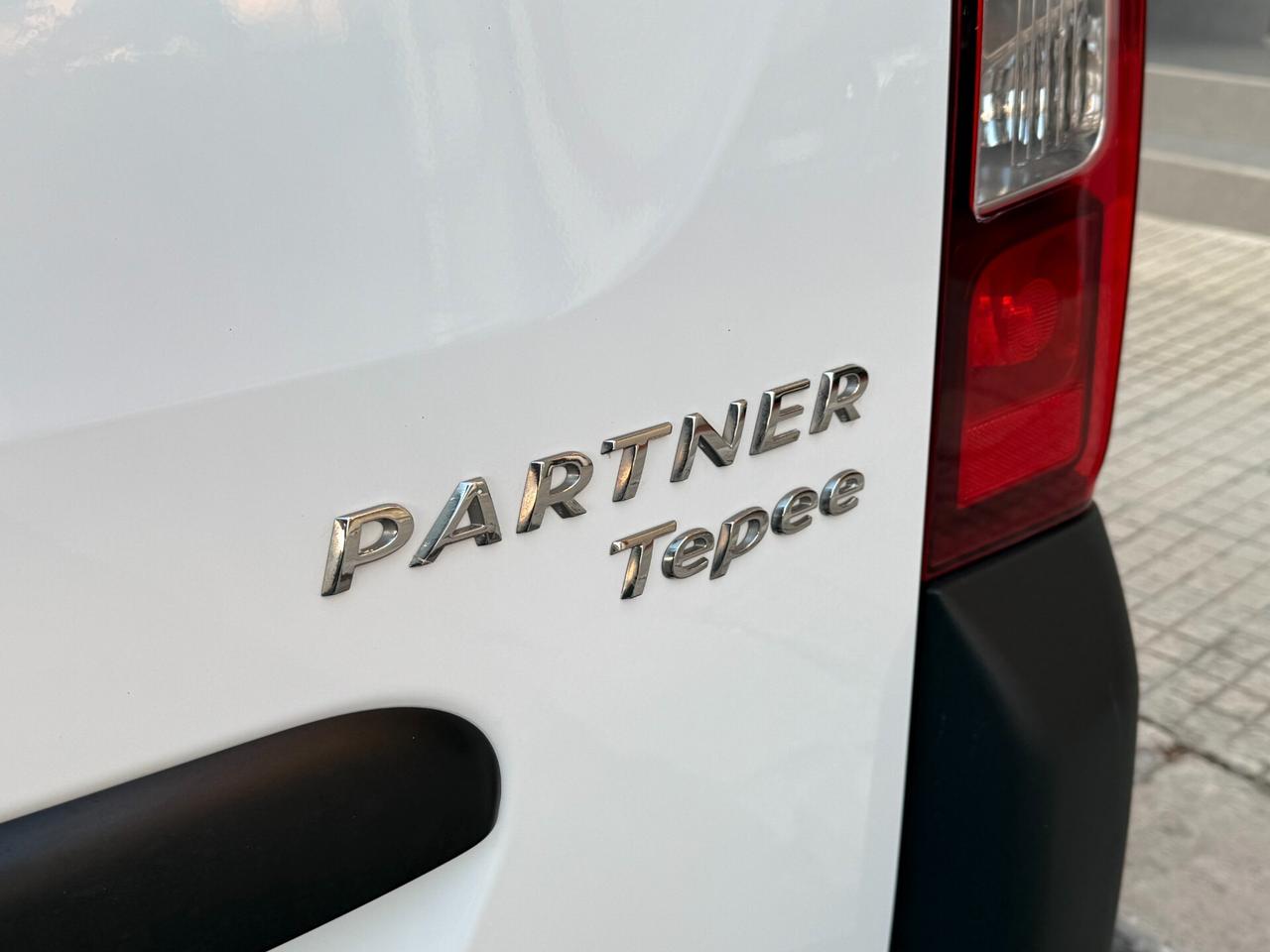 Peugeot Partner Tepee BlueHDi 5POSTI AUTOCARRO N1