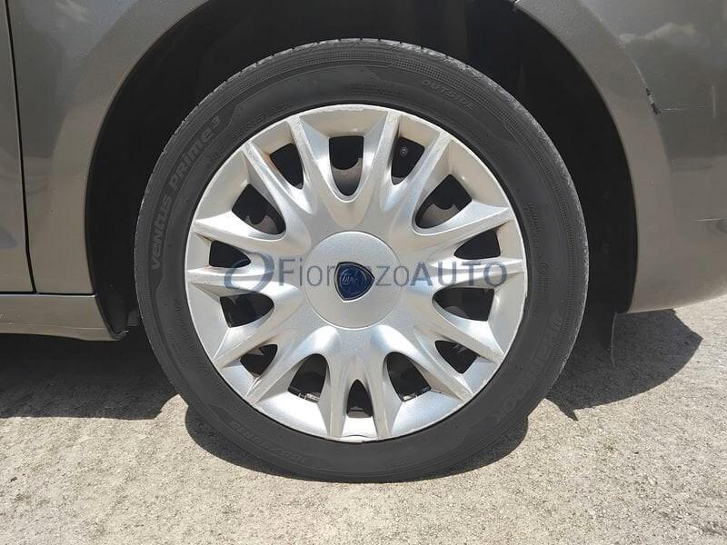 Lancia Ypsilon 1.2 69 CV 5 porte Gold (PREZZO REALE)