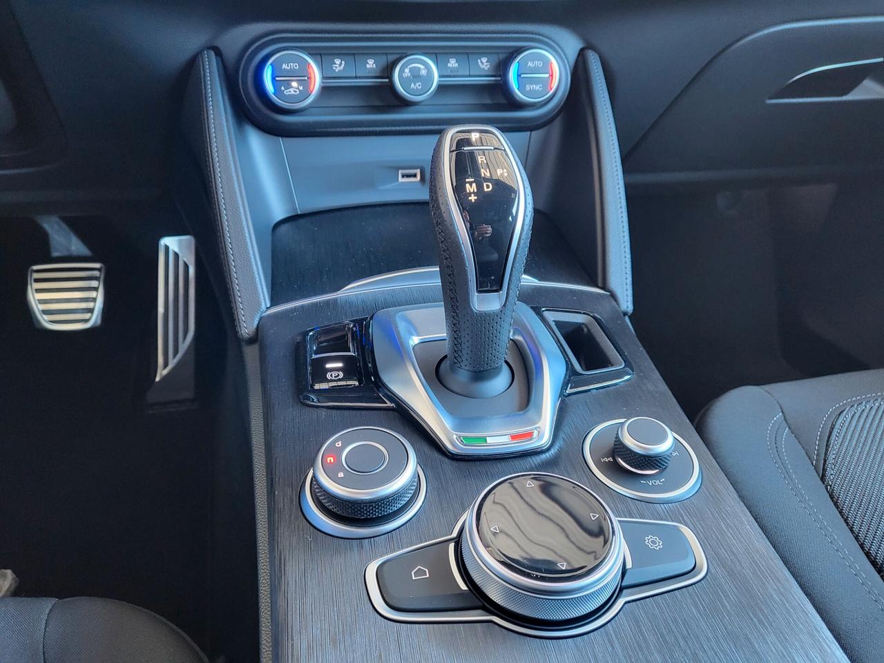 Alfa Romeo Stelvio 2.2 Turbodiesel 160 CV AT8 RWD Super Business