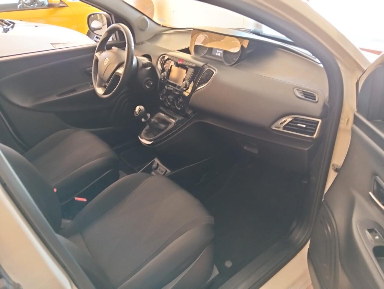 Lancia Ypsilon 1.2 69 CV 5 porte GPL Ecochic Gold