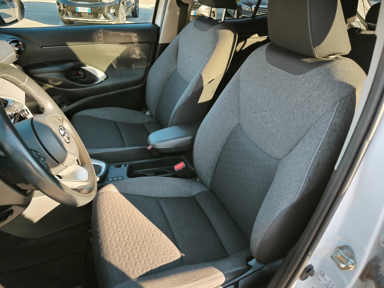 Toyota Yaris Cross 1.5 Hybrid 5p. E-CVT Business