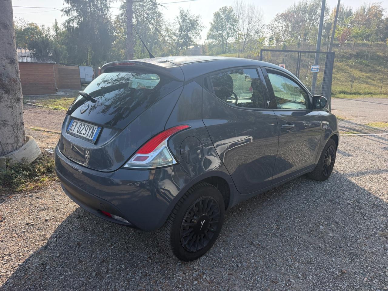 Lancia Ypsilon 1.2 69 CV 5 porte GPL Ecochic Gold