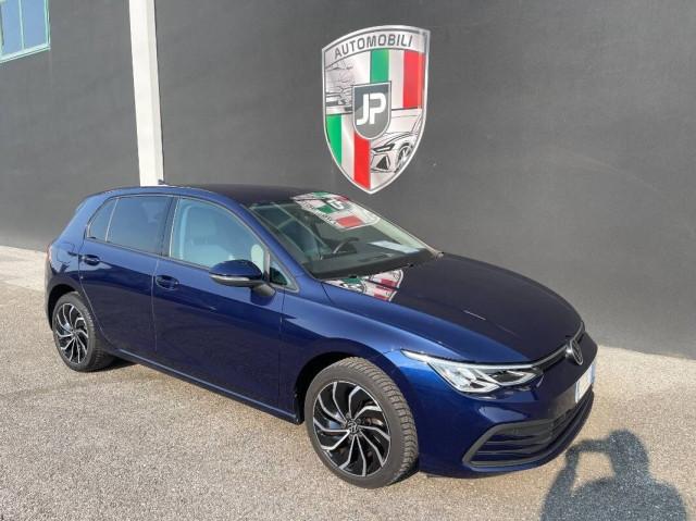 Volkswagen Golf 1.0 etsi 110cv dsg Luci amb PDC Vetri Scuri