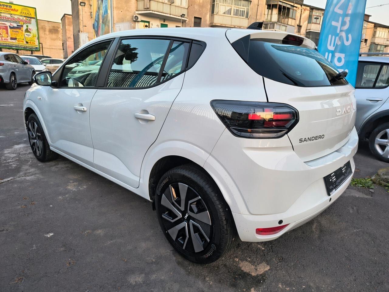 NUOVA DACIA SANDERO DA IMMATRICOLARE 17.300 EURO