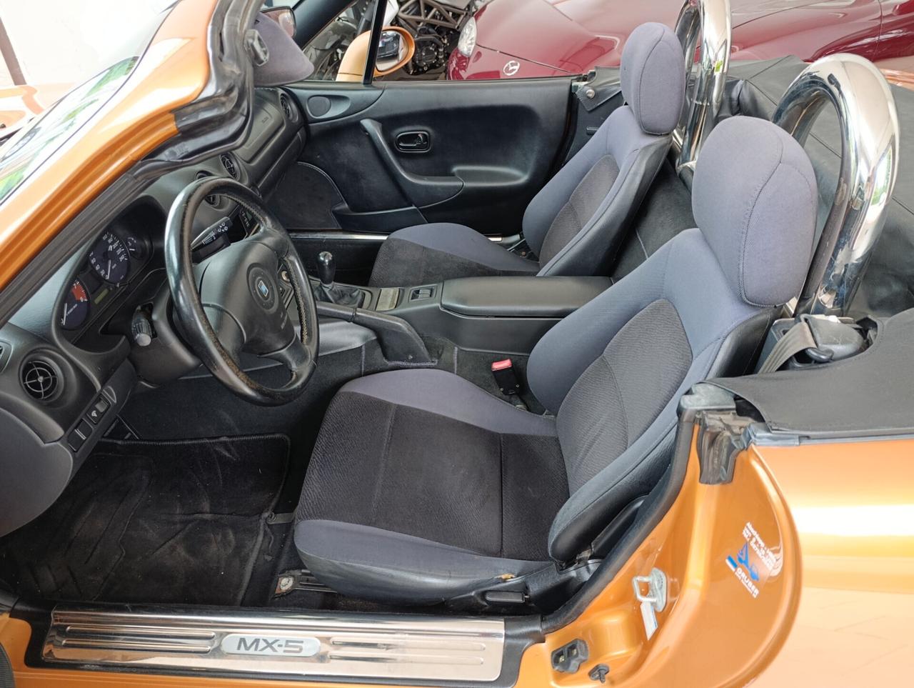 Mazda MX-5 1.8i 16V cat 10th Anniversary