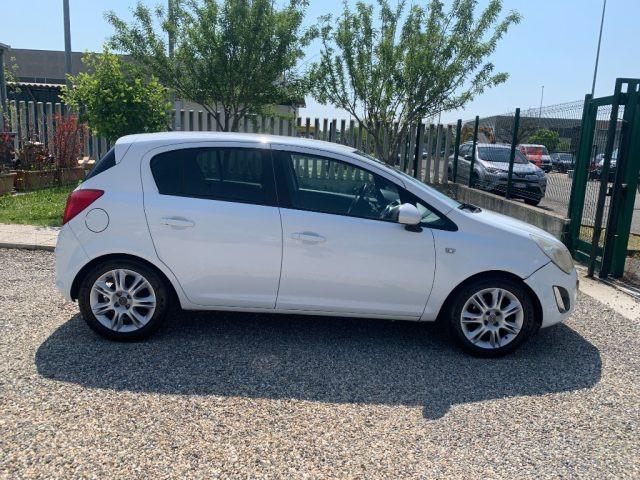 OPEL Corsa 1.2 5 porte COSMO