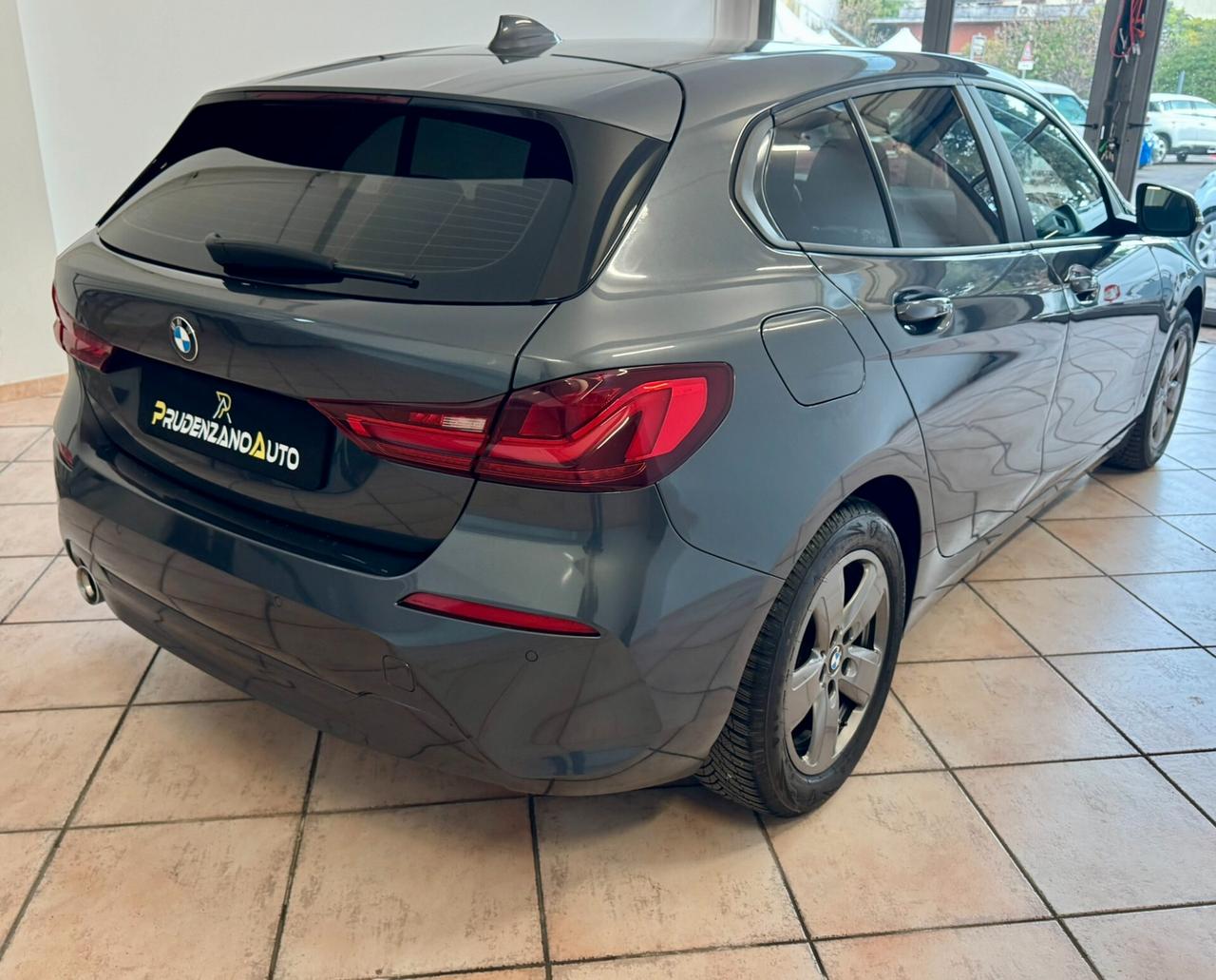 Bmw 116 116d 5p. Business Advantage - 2020