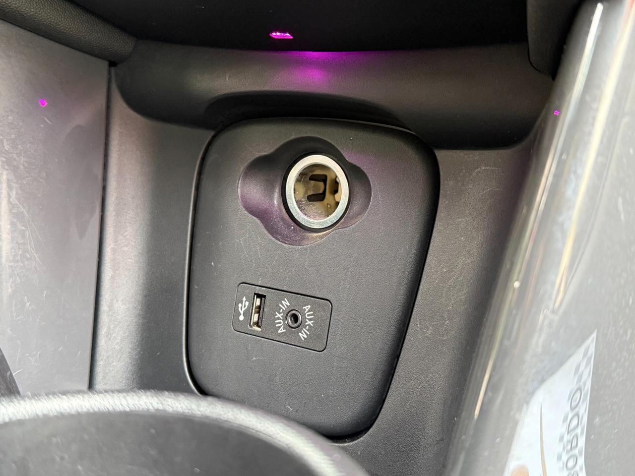 Mini 1.5 One D 95CV 5P *LUCI LED AMBIENT – 2016